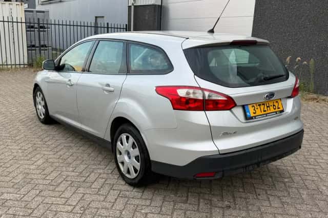 Ford Focus (2014) thumbnail 2