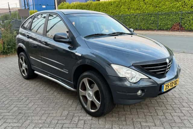 SsangYong Actyon (2007) thumbnail 4