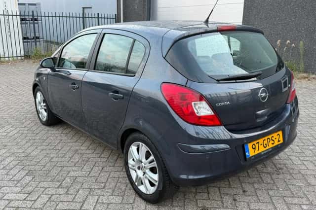 Opel Corsa (2008) thumbnail 2