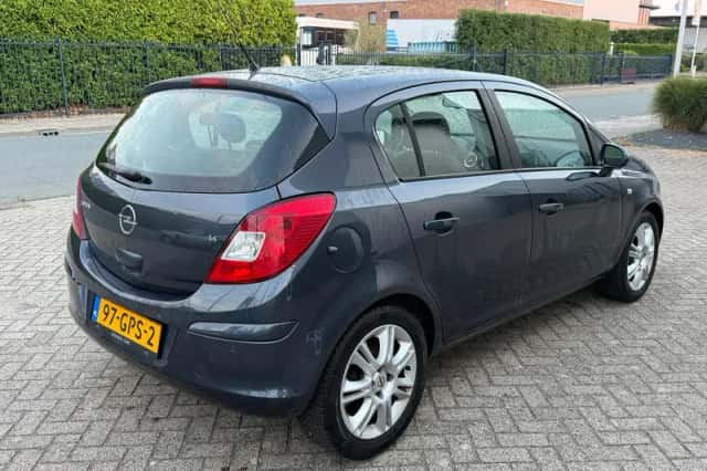 Opel Corsa (2008) thumbnail 3