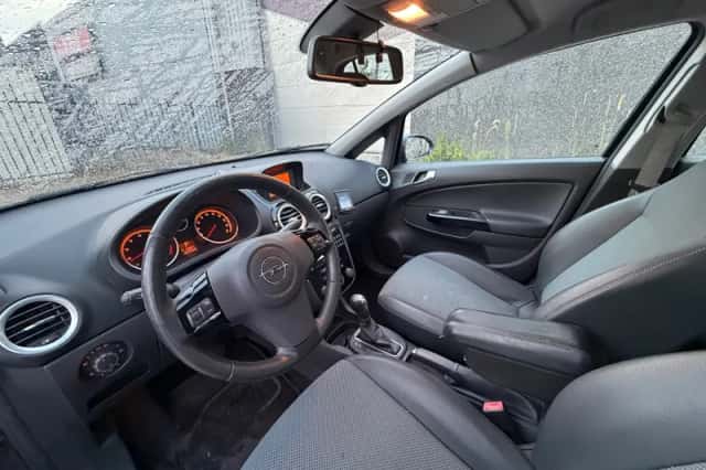 Opel Corsa (2008) thumbnail 5