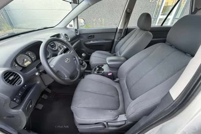 Kia Carens (2007) thumbnail 5