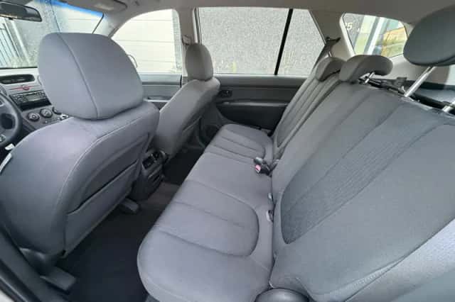 Kia Carens (2007) thumbnail 6