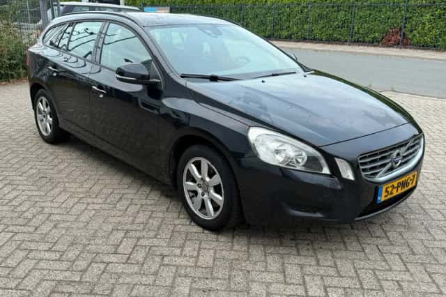 Volvo V60 (2011) thumbnail 4