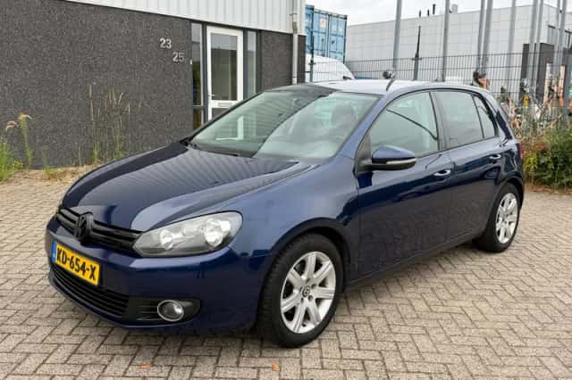 Volkswagen Golf (2010) thumbnail 1