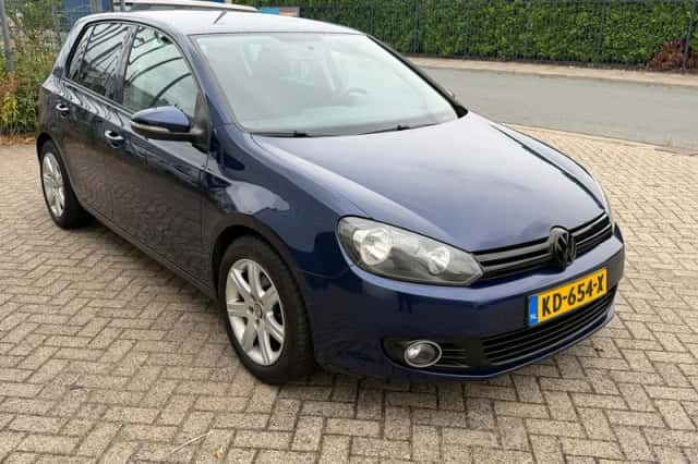 Volkswagen Golf (2010) thumbnail 4