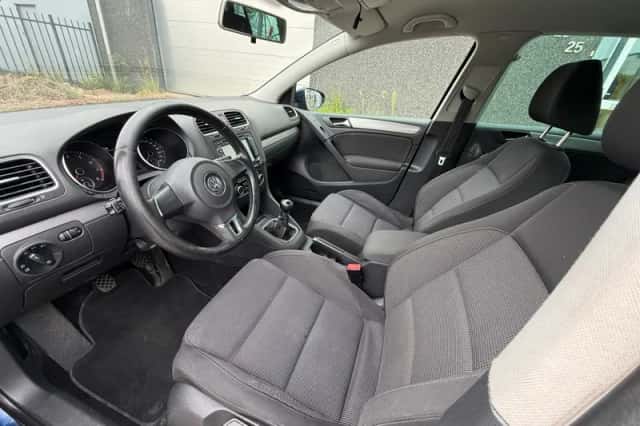 Volkswagen Golf (2010) thumbnail 5