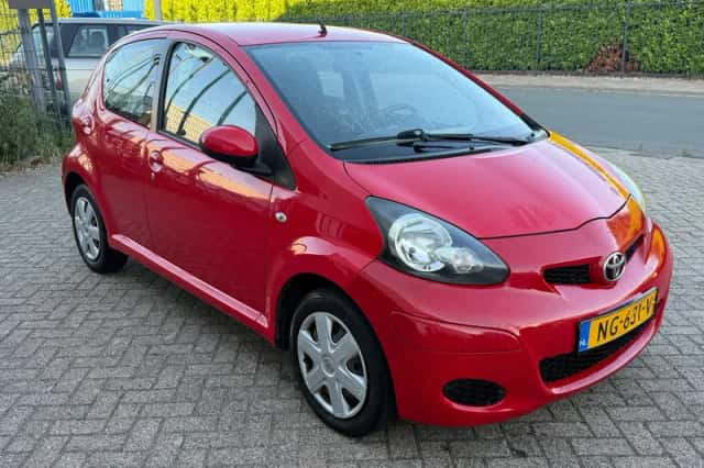 Toyota Aygo (2009) thumbnail 4