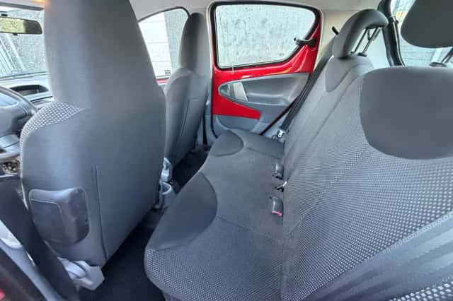 Toyota Aygo (2009) thumbnail 6