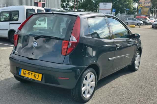 Fiat Punto (2004) thumbnail 5