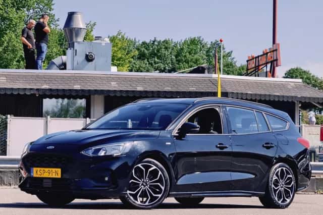 Ford Focus (2019) thumbnail 1