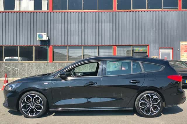 Ford Focus (2019) thumbnail 2