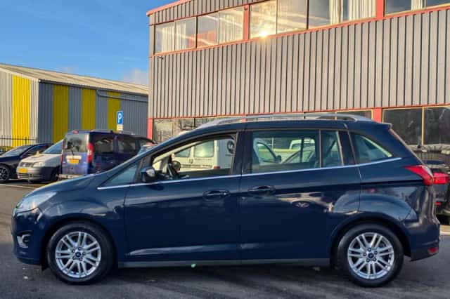 Ford Grand C-Max (2013) thumbnail 3