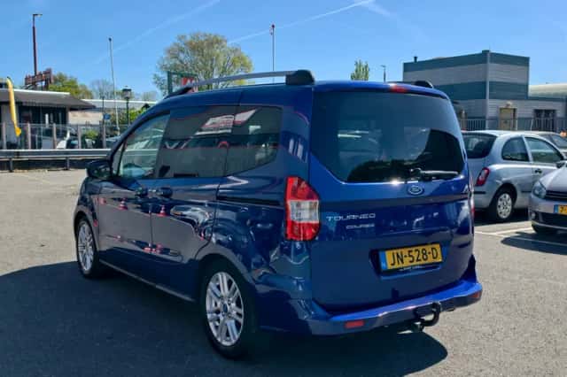 Ford Tourneo Courier (2016) thumbnail 3