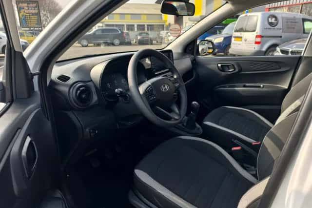 Hyundai i10 (2025) thumbnail 2