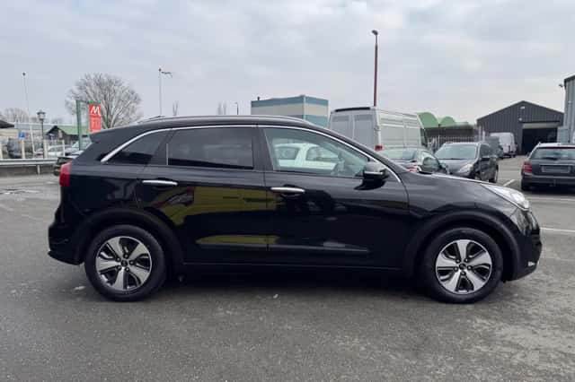 Kia Niro (2017) thumbnail 6