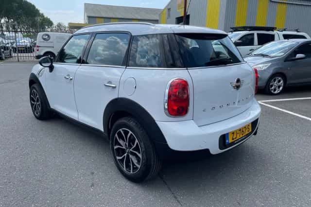 MINI Countryman (2014) thumbnail 3