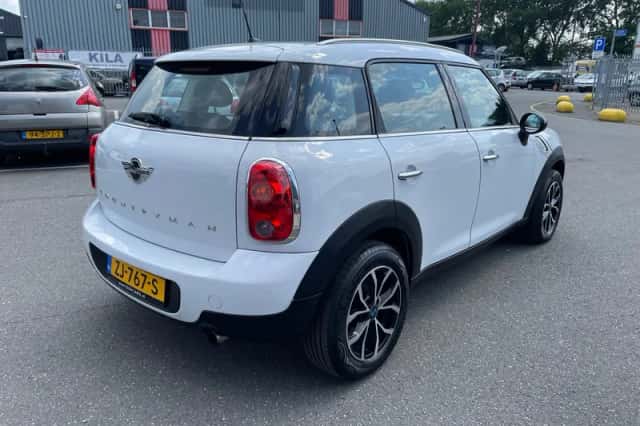 MINI Countryman (2014) thumbnail 5
