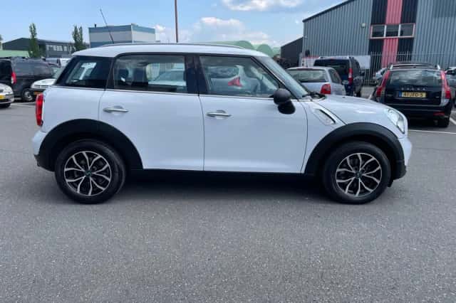 MINI Countryman (2014) thumbnail 6