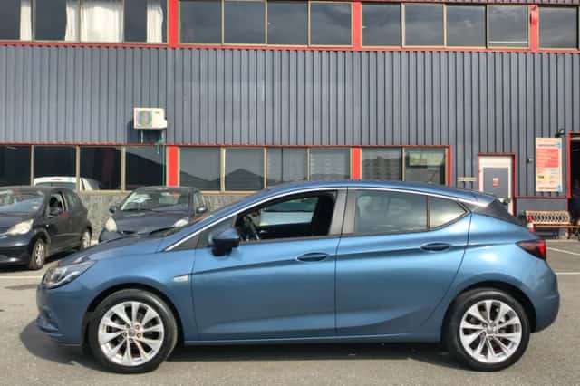 Opel Astra (2016) thumbnail 2