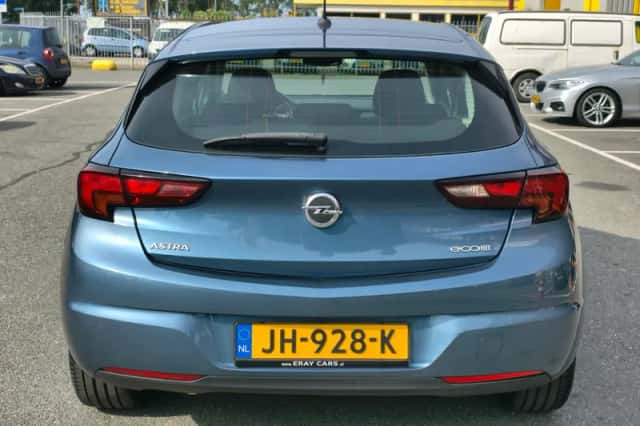 Opel Astra (2016) thumbnail 4
