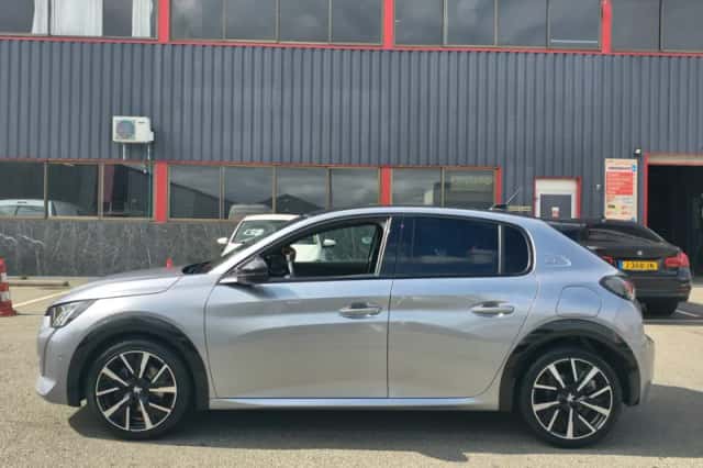 Peugeot 208 (2021) thumbnail 2