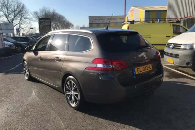 Peugeot 308 (2015) thumbnail 3