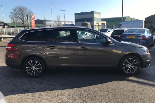 Peugeot 308 (2015) thumbnail 6