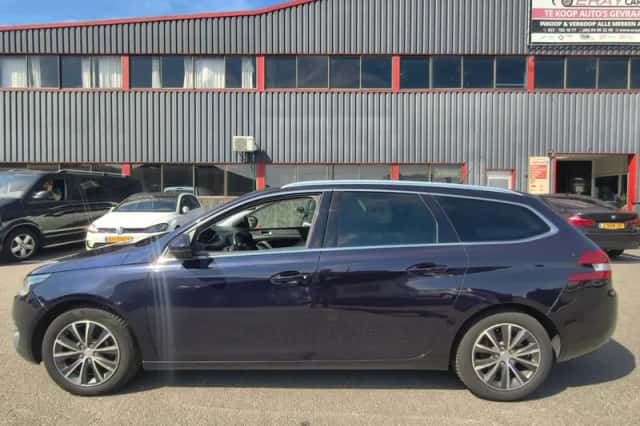 Peugeot 308 (2016) thumbnail 2