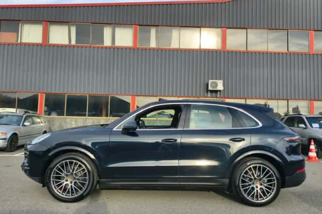 Porsche Cayenne (2020) thumbnail 2