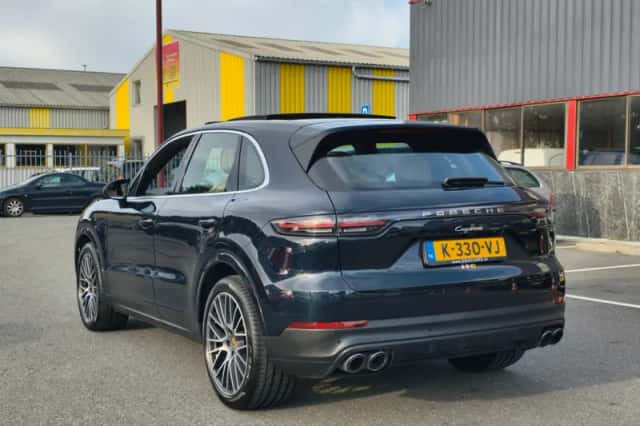 Porsche Cayenne (2020) thumbnail 3