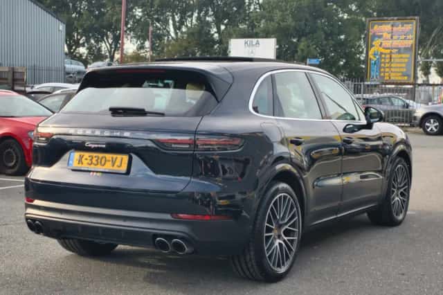 Porsche Cayenne (2020) thumbnail 5