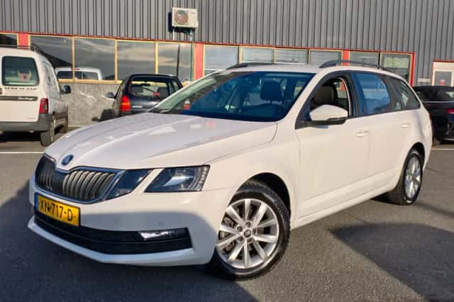 Škoda Octavia (2019) thumbnail 1