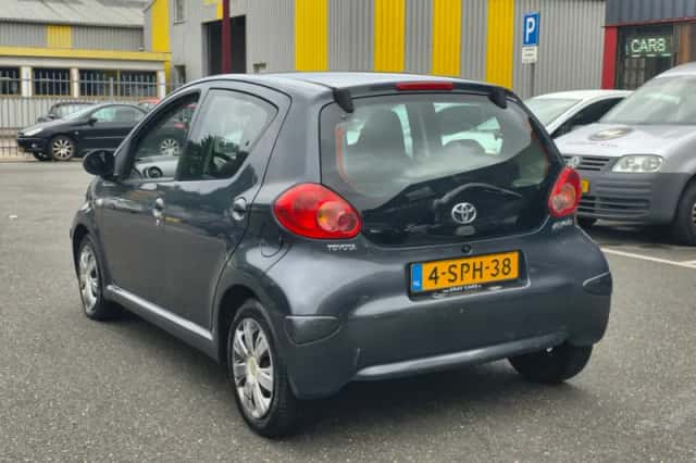 Toyota Aygo (2008) thumbnail 3