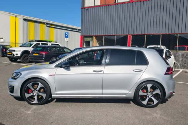 Volkswagen Golf (2014) thumbnail 2