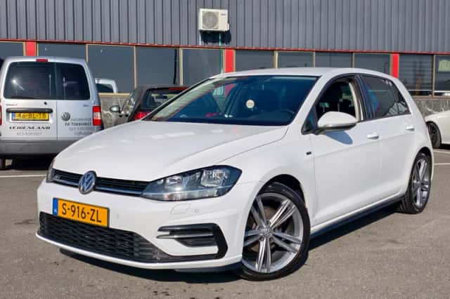 Volkswagen Golf (2018) thumbnail 1