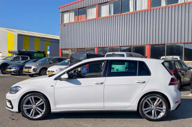 Volkswagen Golf (2018) thumbnail 3