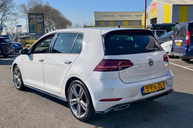 Volkswagen Golf (2018) thumbnail 5
