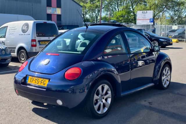 Volkswagen New Beetle (2001) thumbnail 5
