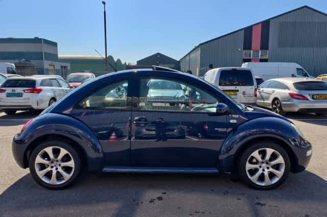 Volkswagen New Beetle (2001) thumbnail 6