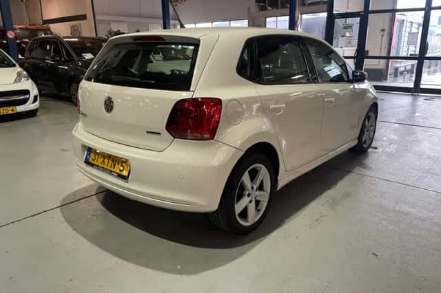 Volkswagen Polo (2012) thumbnail 5