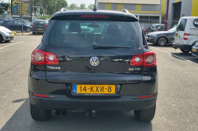 Volkswagen Tiguan (2010) thumbnail 4