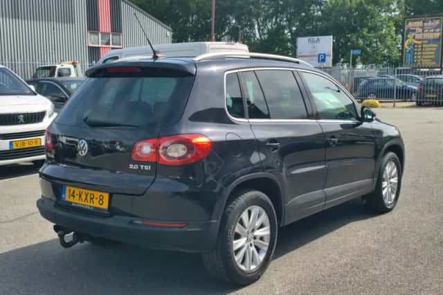 Volkswagen Tiguan (2010) thumbnail 5