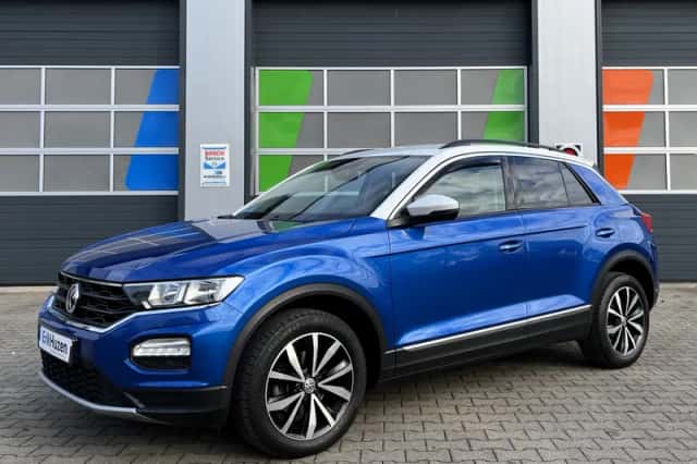 Volkswagen T-Roc (2019) thumbnail 1