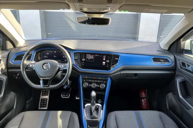 Volkswagen T-Roc (2019) thumbnail 2