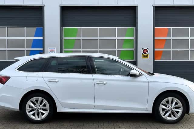 Škoda Octavia (2022) thumbnail 6