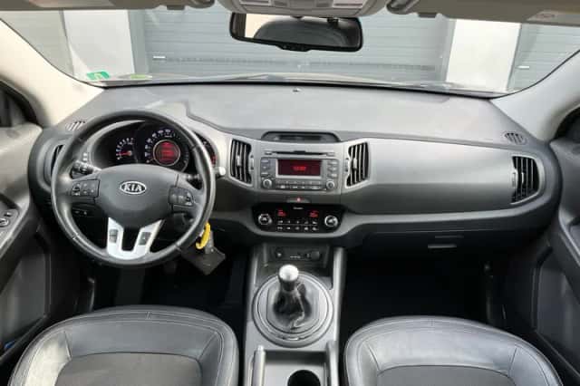 Kia Sportage (2012) thumbnail 2