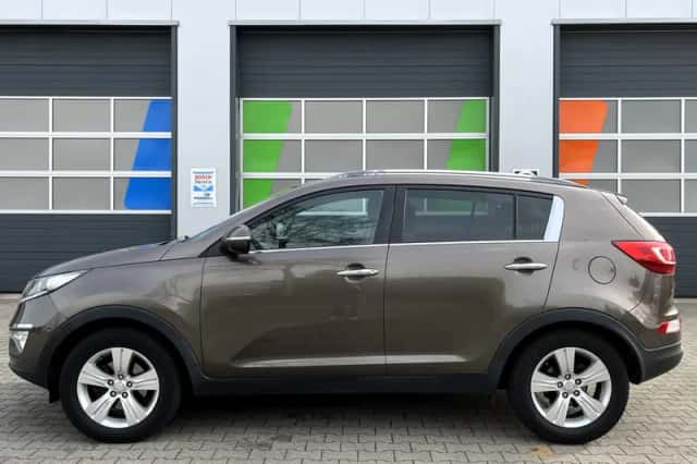 Kia Sportage (2012) thumbnail 3