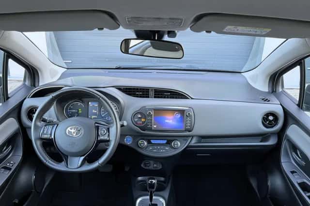 Toyota Yaris (2018) thumbnail 2