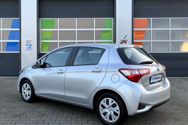 Toyota Yaris (2018) thumbnail 4